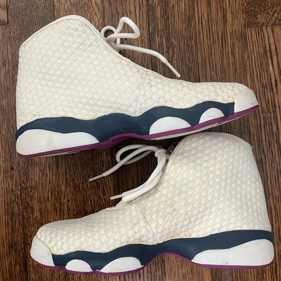 Air Jordan 13 Retro - Y5 (Women’s 7) - Picture 7 of 8
